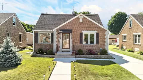 2824 S 8th, Sheboygan, WI 53081