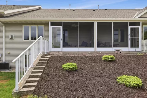 970 Oconomowoc, Oconomowoc, WI 53066