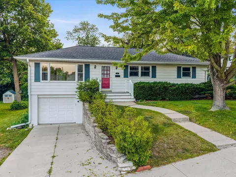 311 S High, Port Washington, WI 53074