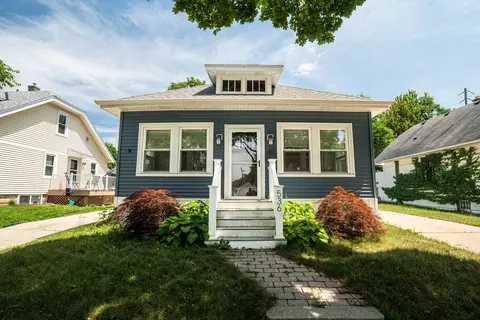 536 N 61st, Wauwatosa, WI 53213