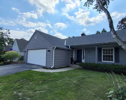 1027 W Shaker, Mequon, WI 53092