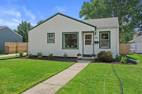 w166n8425 Dardis, Menomonee Falls, WI 53051