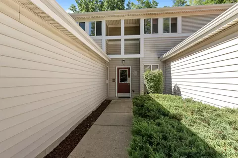 817 W Puetz, Oak Creek, WI 53154