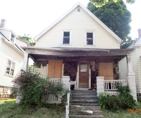 2922 N 17th, Milwaukee, WI 53206