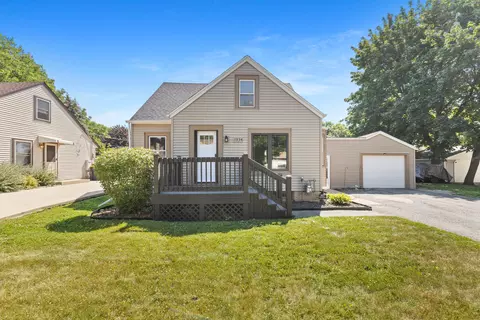 1334 S 95th, West Allis, WI 53214