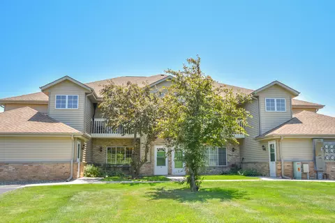 3620 E Barbara #8, Oak Creek, WI 53154