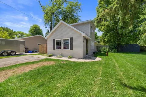 326 Woodlawn, Burlington, WI 53105