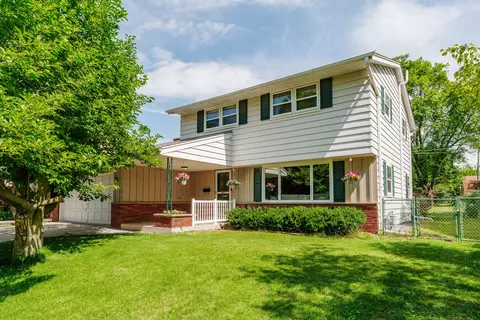 706 Walnut, South Milwaukee, WI 53172