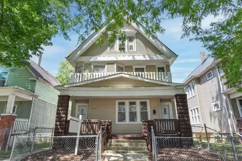 2431 N 45th #2433, Milwaukee, WI 53210