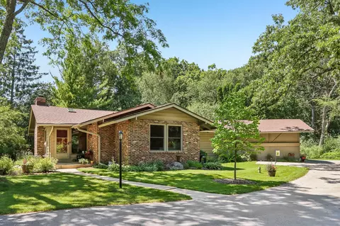 632 Mount Snowdon, Wales, WI 53183