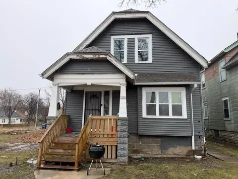 3570 N 19th, Milwaukee, WI 53206