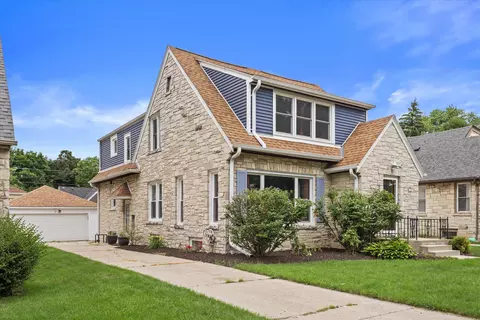 2945 N 69th #2947, Milwaukee, WI 53210