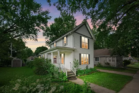 1402 Mole, Janesville, WI 53548