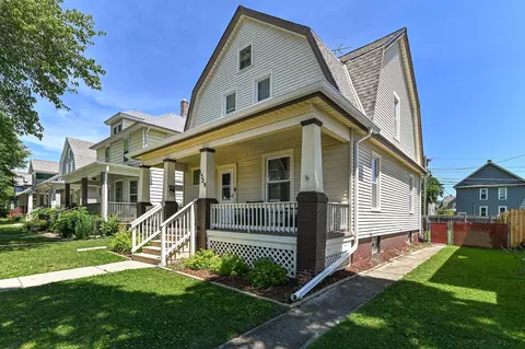 1529 Flett, Racine, WI 53405