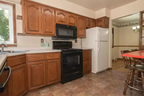 Kitchen - 520 39th, Goodview, MN 55987 photo 3 of 5