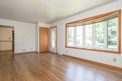Living - 520 39th, Goodview, MN 55987 photo 3 of 4