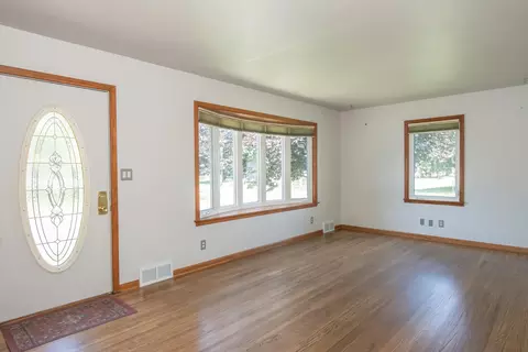 Living - 520 39th, Goodview, MN 55987 photo 1 of 4