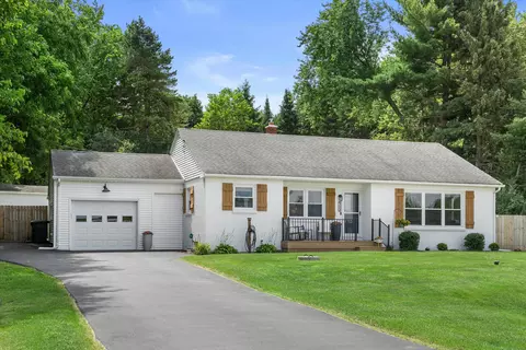 303 E State, North Prairie, WI 53153