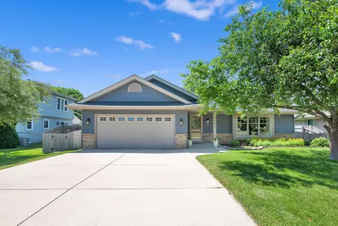 8381 S 15th, Oak Creek, WI 53154