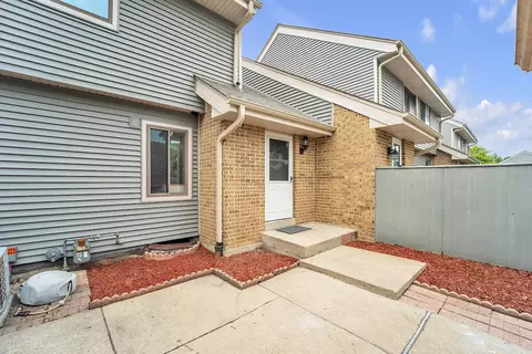 4869 S 19th, Milwaukee, WI 53221