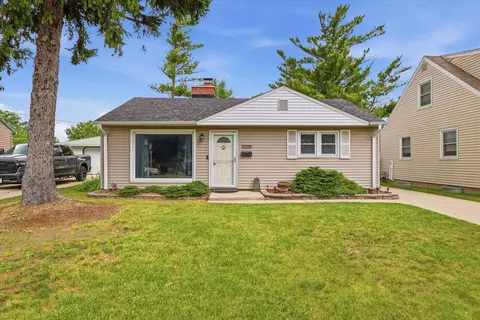 6622 W Bennett, Milwaukee, WI 53219