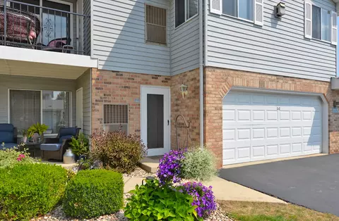 1117 N Sunnyslope #202, Mount Pleasant, WI 53406