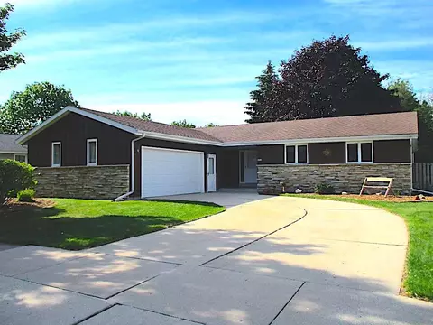 2211 Camelot, Sheboygan, WI 53081