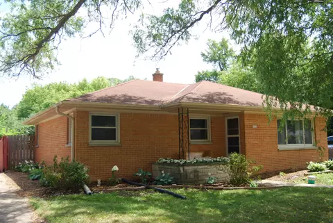 4456 N 107th, Wauwatosa, WI 53225