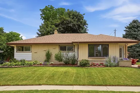 5782 S New York, Cudahy, WI 53110