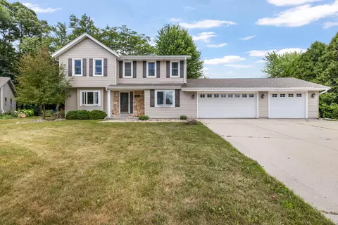451 Crossroad, Grafton, WI 53024
