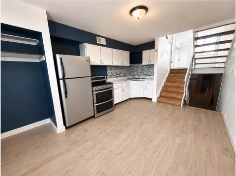 8877 N Swan #J, Milwaukee, WI 53224