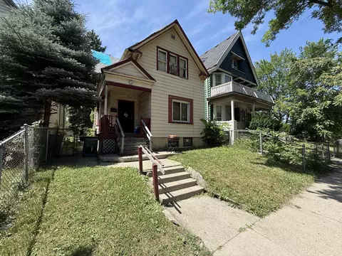 2527 W Monroe, Milwaukee, WI 53206