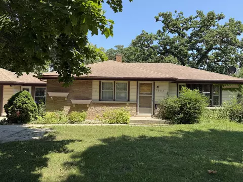 7957 Cooper, Pleasant Prairie, WI 53158