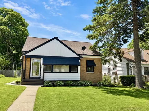 5821 W Keefe, Milwaukee, WI 53216