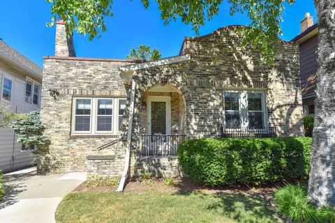 3567 N Murray, Shorewood, WI 53211