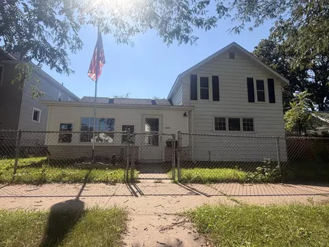 1633 Avon, La Crosse, WI 54603
