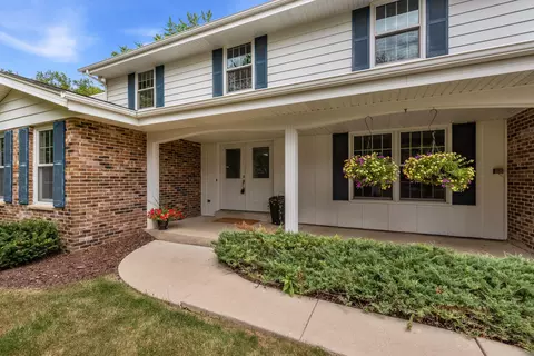 10312 N Versailles, Mequon, WI 53092