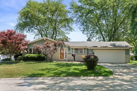 6131 Twin Oak, Greendale, WI 53129