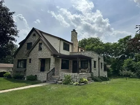 2145 Hillcrest, East Troy, WI 53120
