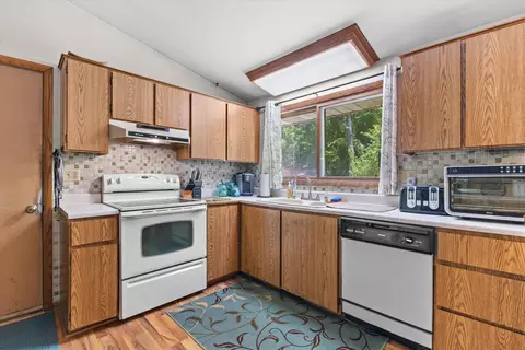 Kitchen - w347s7680 Sprague, Eagle, WI 53119 photo 2 of 3