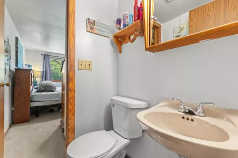 Bath - w347s7680 Sprague, Eagle, WI 53119 photo 1 of 2
