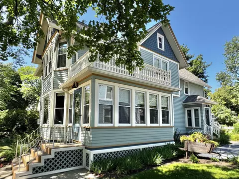 520 W Wisconsin, Oconomowoc, WI 53066