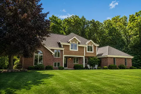 s67w20071 Benjamin, Muskego, WI 53150