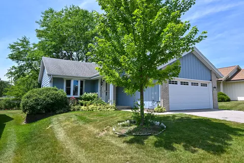 8113 N Denmark #8113D, Milwaukee, WI 53224