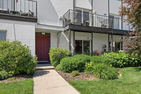 4817 5th #8, Kenosha, WI 53140