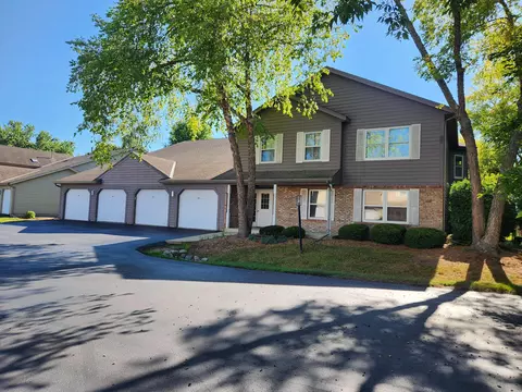 943 Crestwood, Burlington, WI 53105