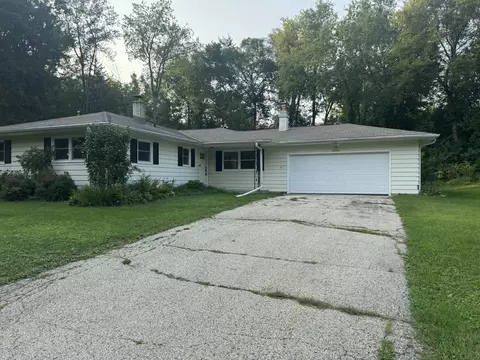 n70w39060 Foster, Lac La Belle, WI 53066