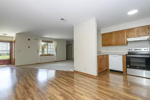 859 Quinlan #A, Pewaukee, WI 53072