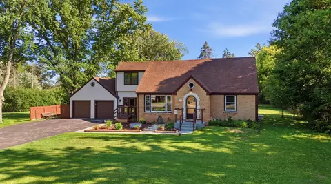 1429 W Homestead, Mequon, WI 53092