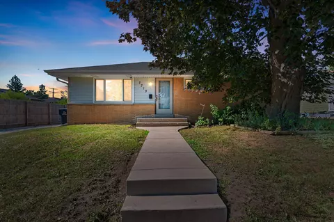 7719 W Winfield, Milwaukee, WI 53218